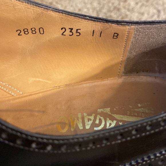 Ferragamo Black Leather Men’s Cap toe Oxfords - Picture 6 of 9